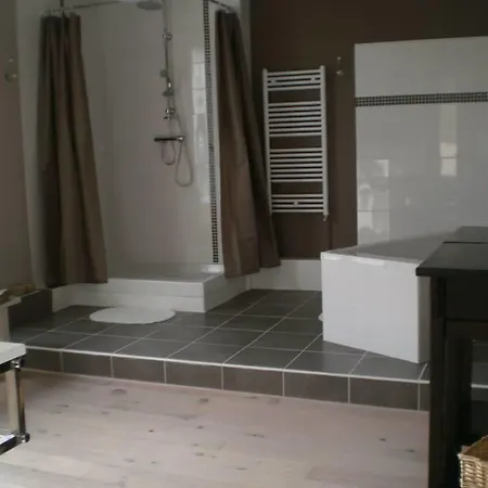 فندق مبيت وإفطار Chambres D'hotes La Belle Haute